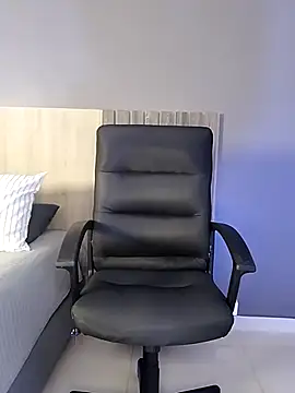 Ashly hills online show from 02.26.25