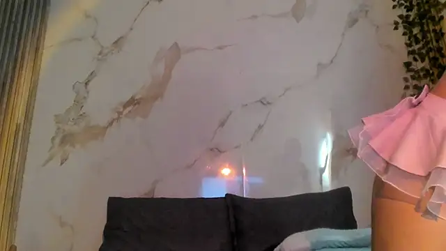 Little Lau1 online show from 10.02.25