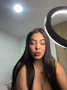 Snapshot of _SARA_69 chatting on 03.04.25 SARA 69 online show from 03.04.25