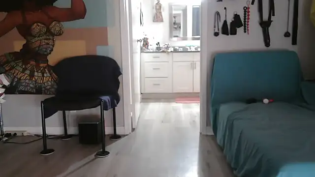 Queenanitadix online show from 10.16.25