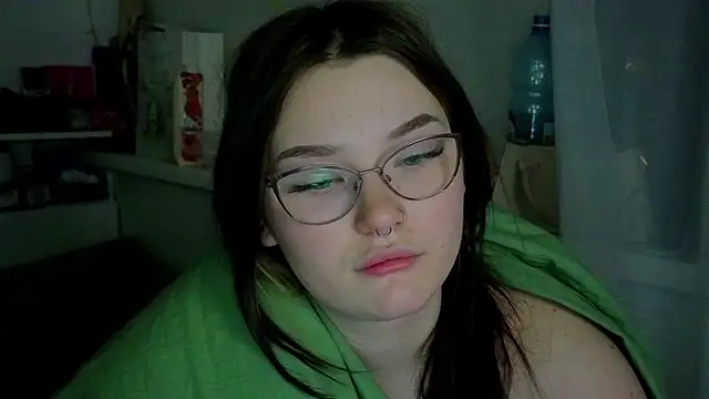 Snapshot of milliedoll chatting on 10.19.25 milliedoll online show from 10.19.25