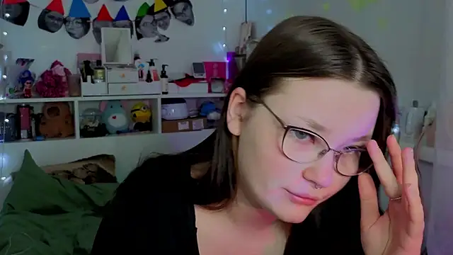 Snapshot of milliedoll chatting on 10.20.25 milliedoll online show from 10.20.25