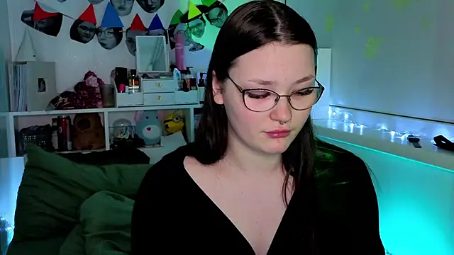 Snapshot of milliedoll chatting on 10.26.25 milliedoll online show from 10.26.25