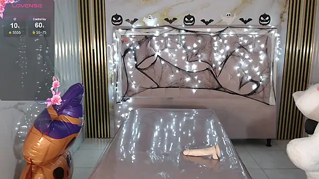 lili conor s online show from 10.05.25