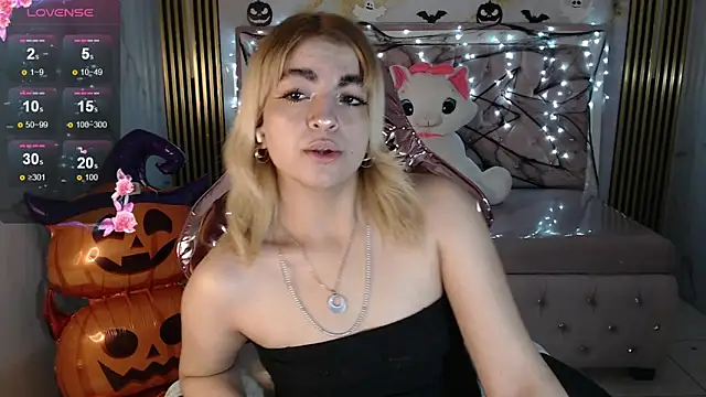 lili conor s online show from 10.10.25