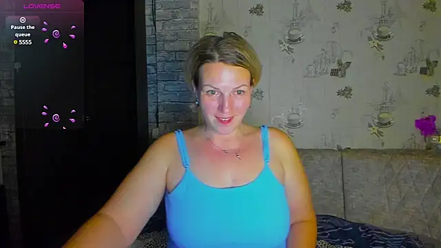 Snapshot of LadyLucky_ chatting on 03.15.25 LadyLucky  online show from 03.15.25
