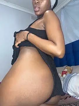 Snapshot of xxTatiannaxx chatting on 06.19.26 xxTatiannaxx online show from 06.19.26