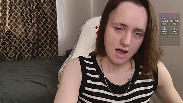 Luna Loveee online show from 09.28.25