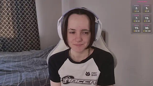 Luna Loveee online show from 04.17.26