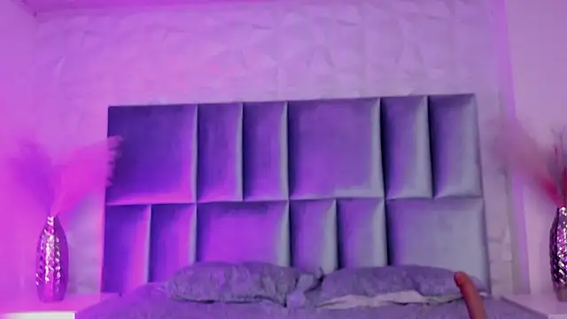 Selene bennet online show from 03.28.26