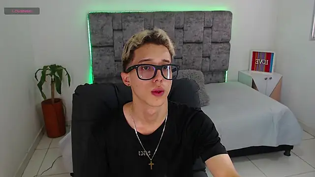 skinny bigcock02 online show from 12.19.25