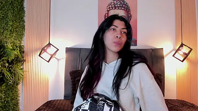 Cassie bloom online show from 11.03.25