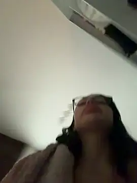 Mia Splash online show from 02.08.26