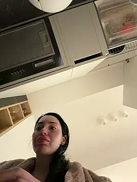 Mia Splash online show from 04.09.26