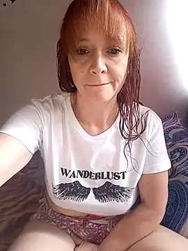 Snapshot of chanel-2025 chatting on 09.20.25 chanel-2025 online show from 09.20.25