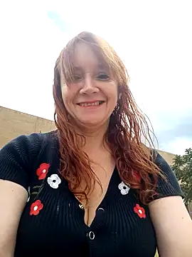 Snapshot of chanel-2025 chatting on 09.21.25 chanel-2025 online show from 09.21.25