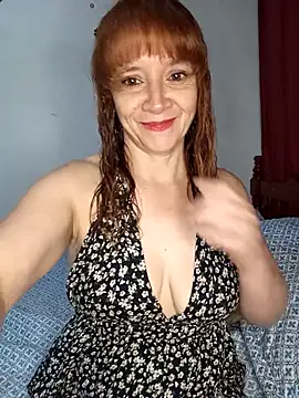 Snapshot of chanel-2025 chatting on 10.17.25 chanel-2025 online show from 10.17.25