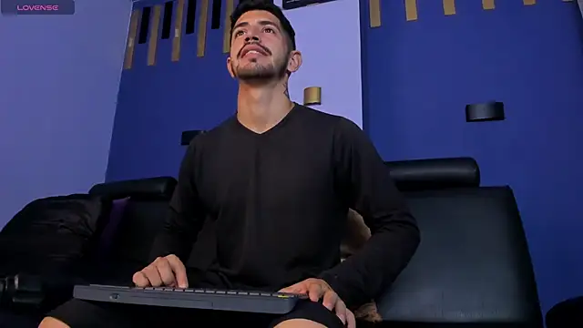 AlejandroStormm online show from 10.06.25