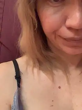 Ella Pearlie online show from 02.23.25