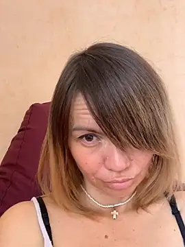 Ella Pearlie online show from 03.05.25