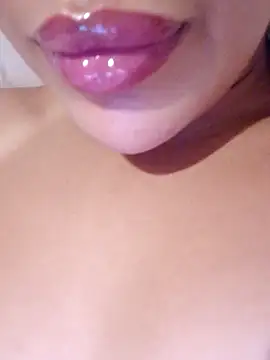 Snapshot of Sexlove1xo chatting on 09.18.25 Sexlove1xo online show from 09.18.25