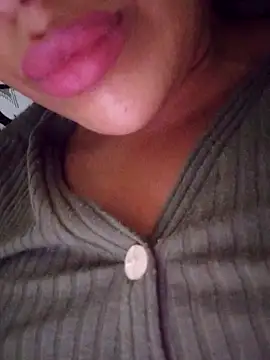 Snapshot of Sexlove1xo chatting on 10.07.25 Sexlove1xo online show from 10.07.25