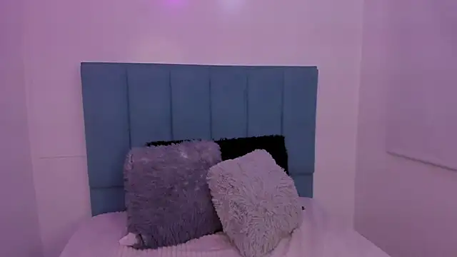 Anniie  Evans online show from 11.03.25