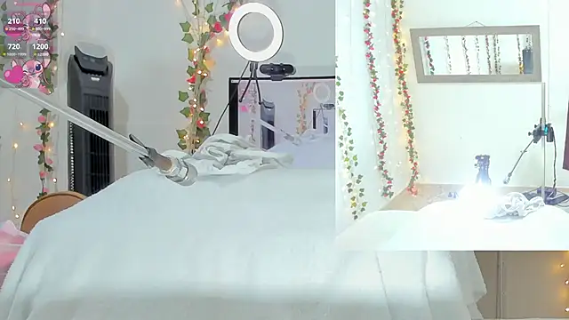 Genesis Love   online show from 10.02.25