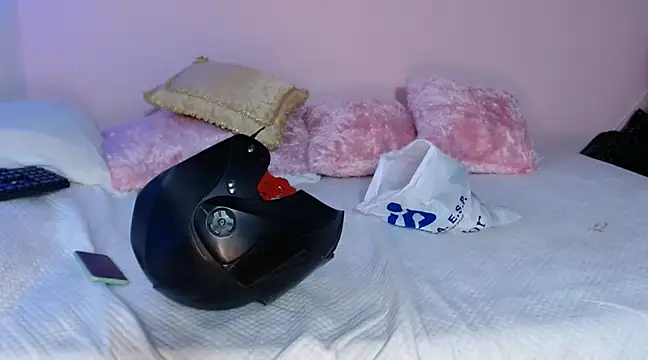 Maddy Jhonsson online show from 03.03.25