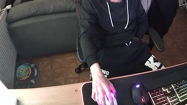 Snapshot of DerGeileLoveboy chatting on 10.23.25 DerGeileLoveboy online show from 10.23.25