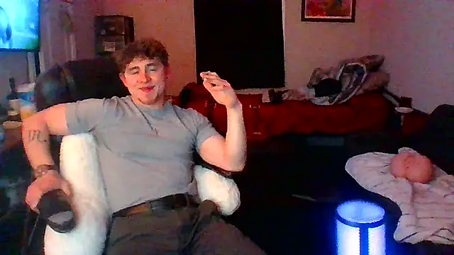 Snapshot of JCstrings chatting on 02.26.25 JCstrings online show from 02.26.25