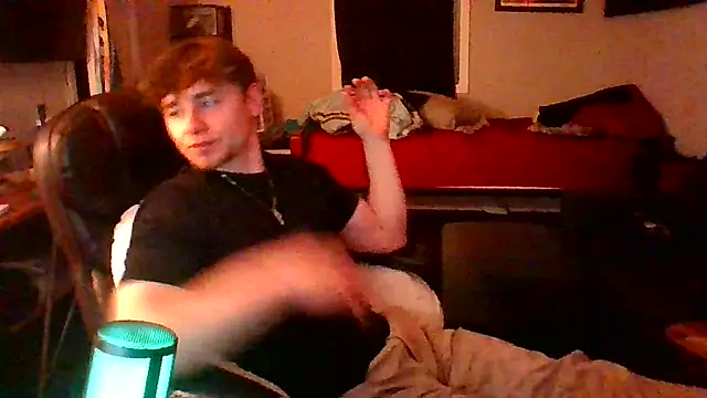 Snapshot of JCstrings chatting on 03.01.25 JCstrings online show from 03.01.25