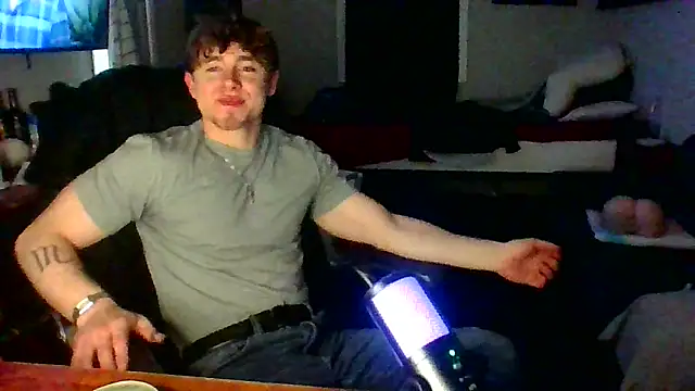 Snapshot of JCstrings chatting on 03.13.25 JCstrings online show from 03.13.25