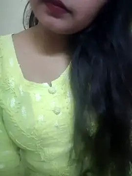 Snapshot of RICHA_0 chatting on 03.08.25 RICHA 0 online show from 03.08.25