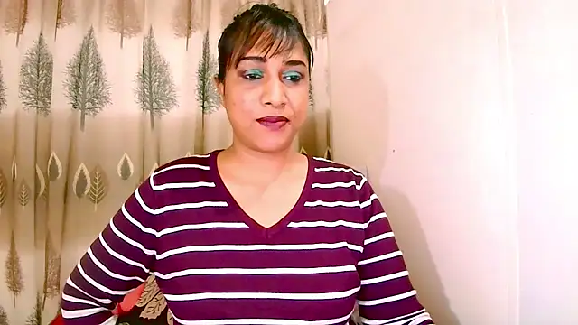 Snapshot of Indian_Erotic69 chatting on 07.14.26 Indian Erotic69 online show from 07.14.26