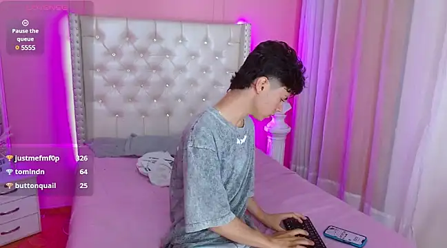 Snapshot of callum_77 chatting on 03.12.25 callum 77 online show from 03.12.25