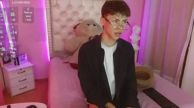 Snapshot of callum_77 chatting on 03.20.25 callum 77 online show from 03.20.25