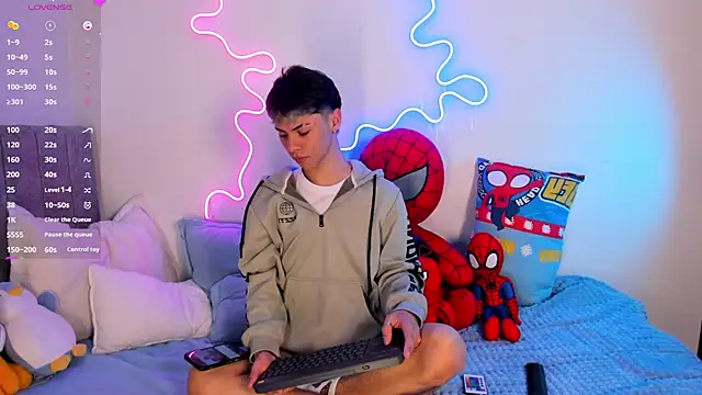 Snapshot of callum_77 chatting on 09.11.25 callum 77 online show from 09.11.25