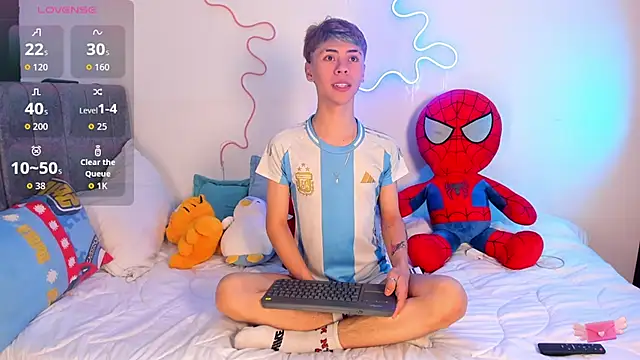 Snapshot of callum_77 chatting on 09.24.25 callum 77 online show from 09.24.25