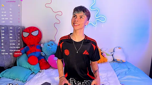 Snapshot of callum_77 chatting on 10.08.25 callum 77 online show from 10.08.25