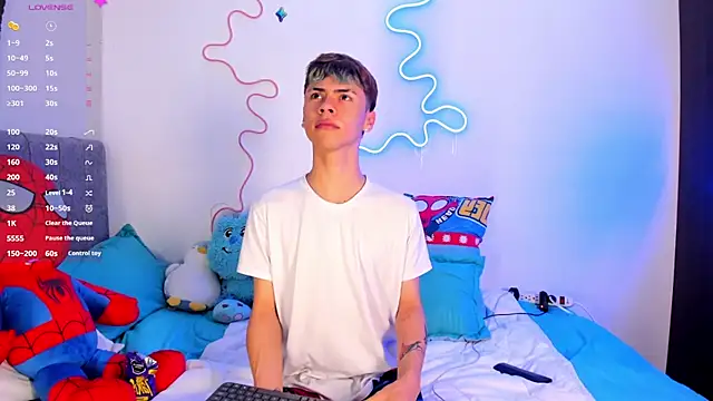 Snapshot of callum_77 chatting on 10.10.25 callum 77 online show from 10.10.25