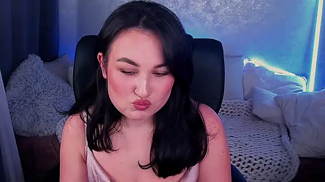 Snapshot of LilyFoxyy chatting on 02.21.25 LilyFoxyy online show from 02.21.25