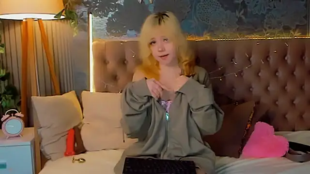 EmilyAngells online show from 02.26.26