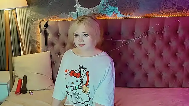 EmilyAngells online show from 06.10.26