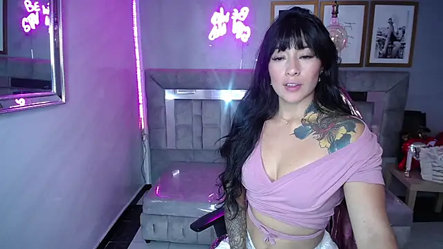 Snapshot of Isabella_Collen_v chatting on 02.25.25 Isabella Collen v online show from 02.25.25