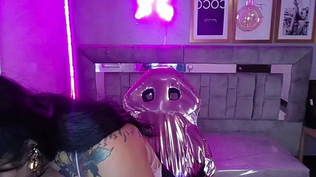 Snapshot of Isabella_Collen_v chatting on 03.19.25 Isabella Collen v online show from 03.19.25