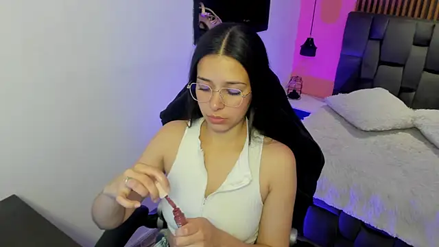 angeline davies online show from 10.10.25