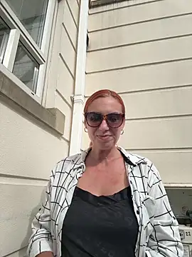 Snapshot of YNA_ELLA chatting on 09.26.25 YNA ELLA online show from 09.26.25