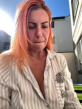 Snapshot of YNA_ELLA chatting on 10.06.25 YNA ELLA online show from 10.06.25