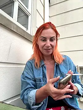 Snapshot of YNA_ELLA chatting on 10.17.25 YNA ELLA online show from 10.17.25